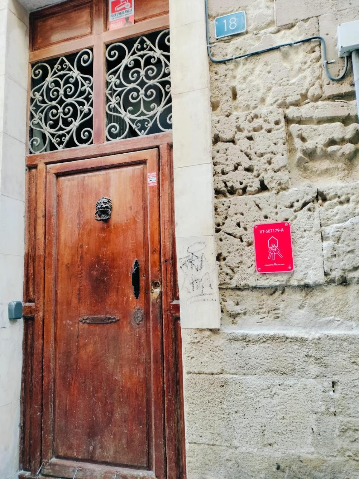 Apartamento Centrico Cerca De La Playa Alicante Luaran gambar
