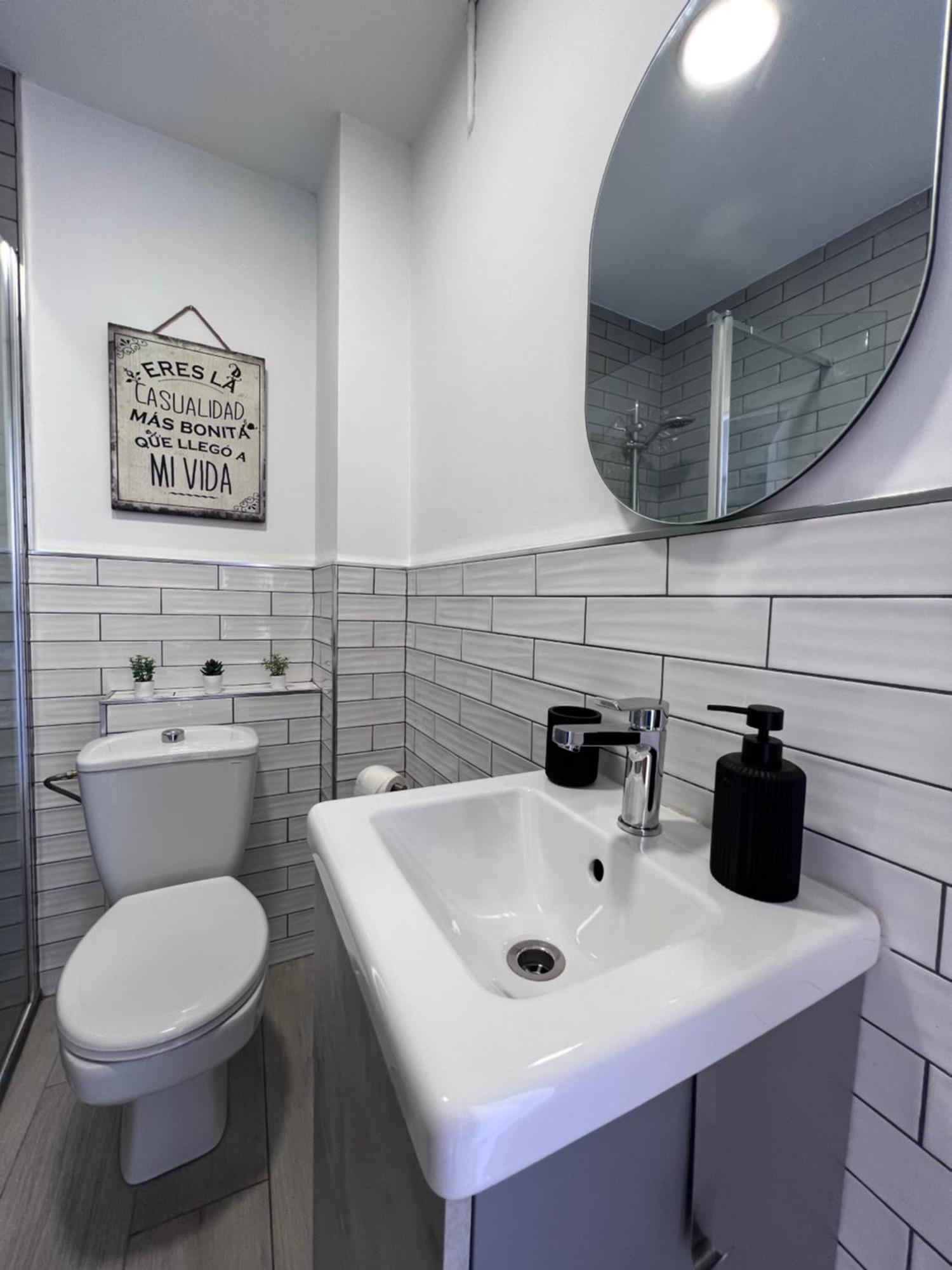 Apartamento Centrico Cerca De La Playa Alicante Luaran gambar